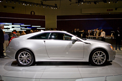 Cadillac CTS coupe side view picture